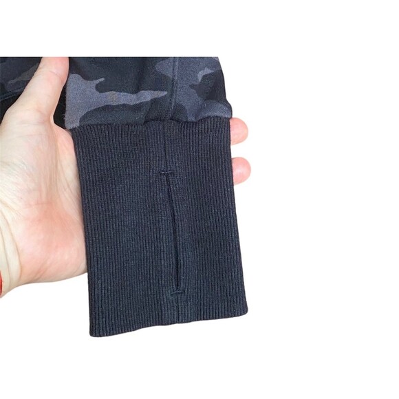 Athleta Triumph size Small S Soft Crewneck Sweatshirt Black Gray Camouflage - Picture 6 of 11